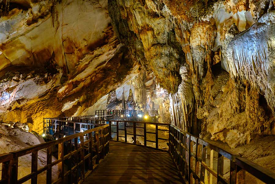 Explore paradise cave Vietnam