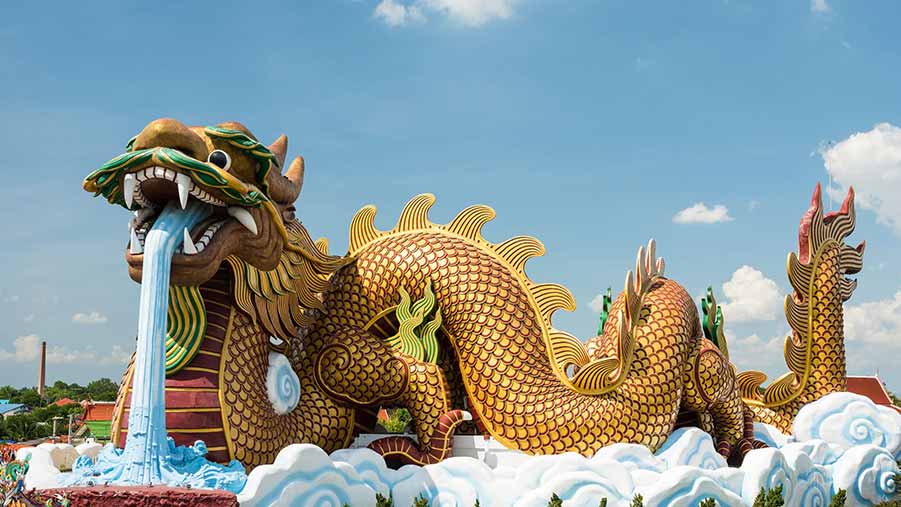 A dragon statue